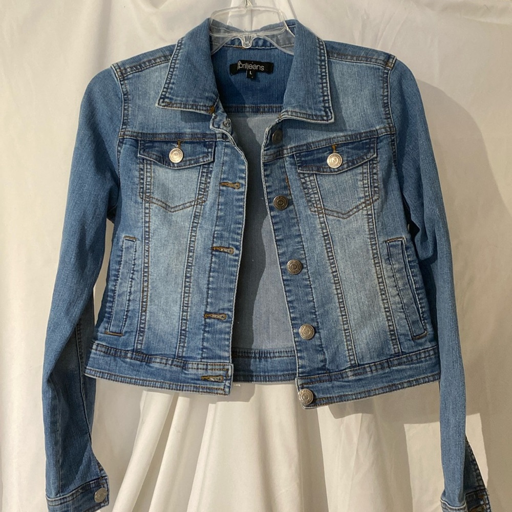 Flattering classic crop denim stretch jacket